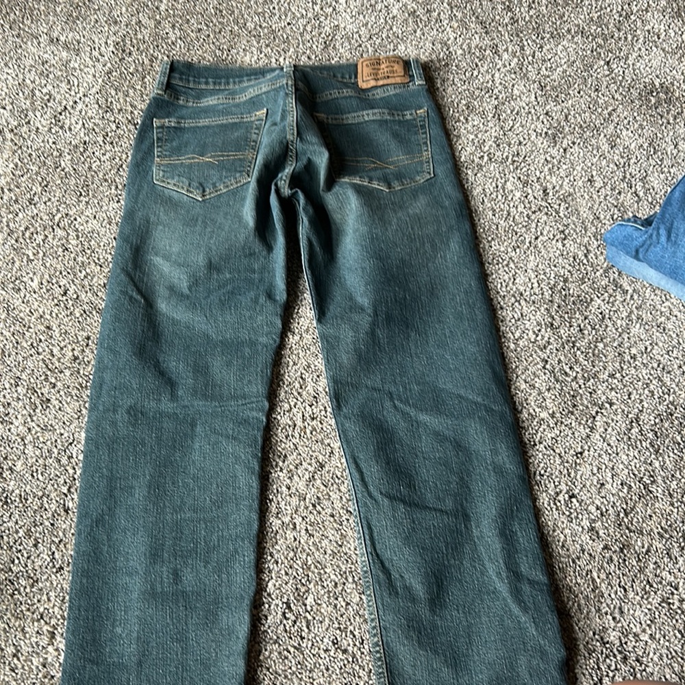 Levi’s - Picture 3 of 4